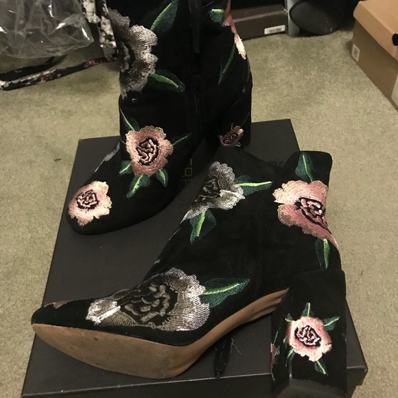 Rebecca Minkoff 100% real leather boots - Picture 4 of 8